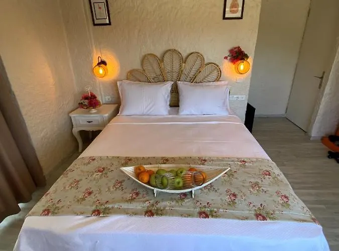 Naz Bed & Breakfast *