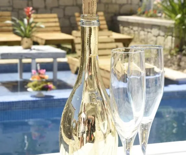 Naz Oda ve Kahvaltı Alaçatı