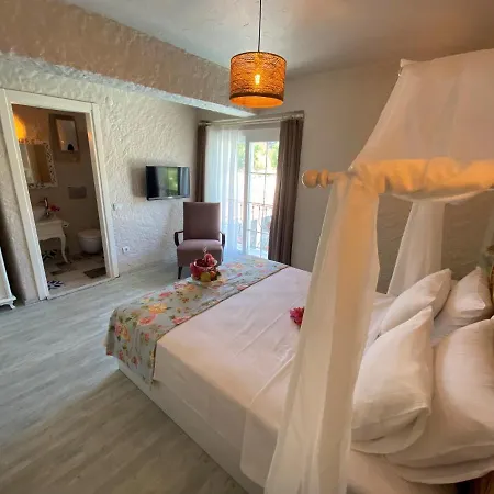 Oda ve Kahvaltı Naz Alaçatı