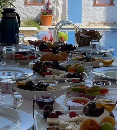 Oda ve Kahvaltı Naz Alaçatı