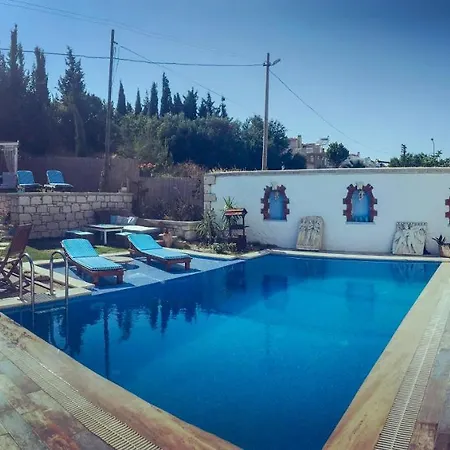 Oda ve Kahvaltı Naz Alaçatı